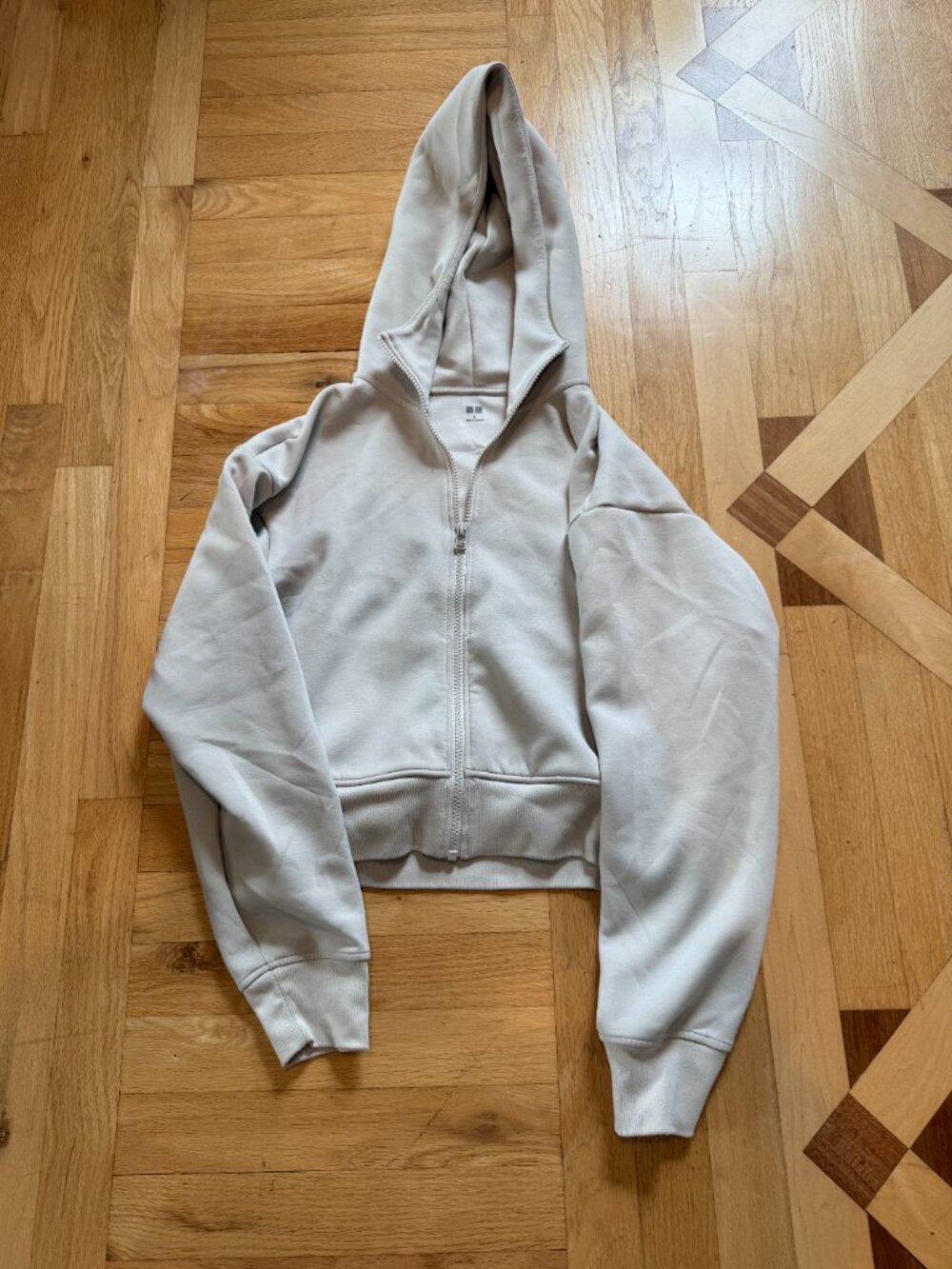 Uniqlo Sweatshirt